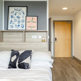 Deluxe En Suite - Image 1